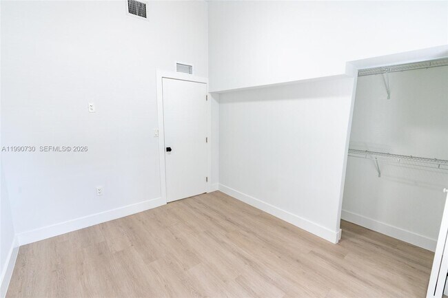 Building Photo - 2100 SW 6th St