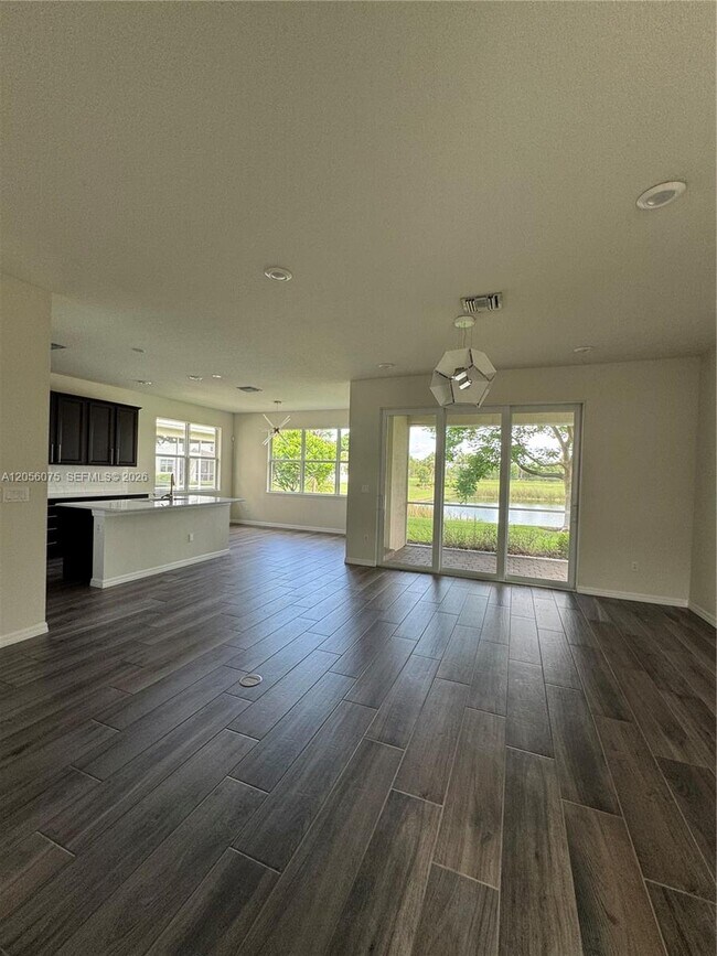 Building Photo - 4729 Greenway Dr