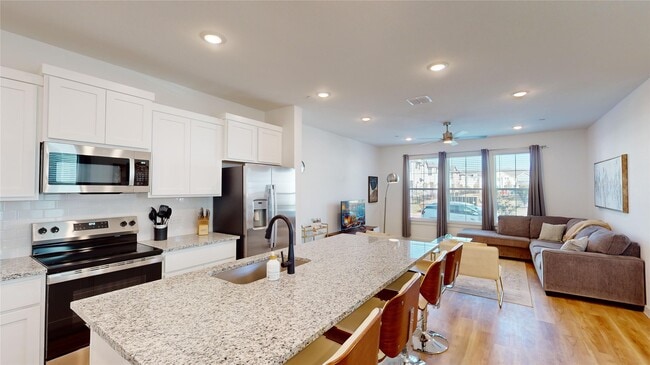 Building Photo - 2942 ELLE DR