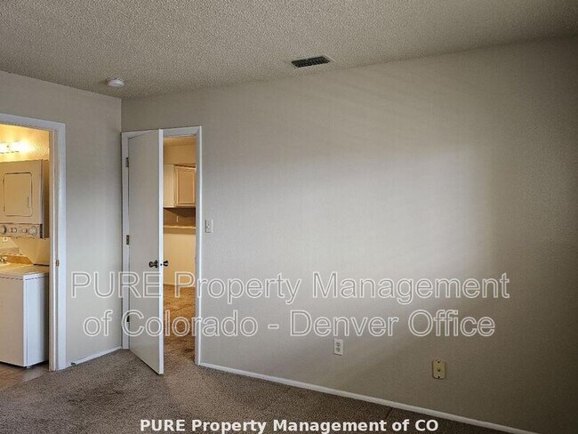 Building Photo - 2390 E Fremont Ave