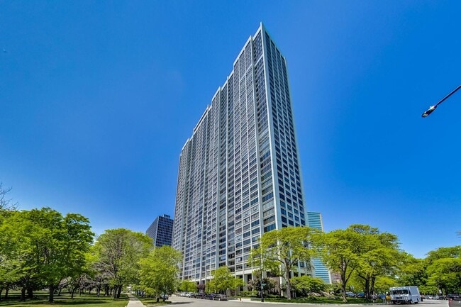 Building Photo - 2800 N Lake Shore Dr