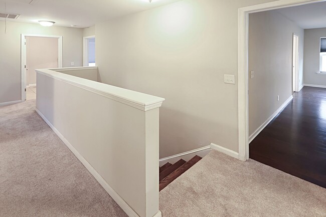 Building Photo - Stunning & Spacious 4 Bedroom Home in Highland Falls Community