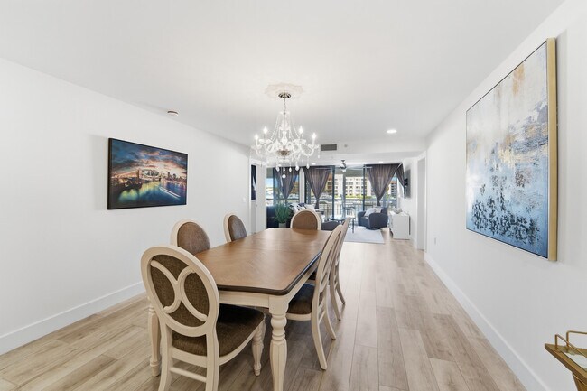 Building Photo - 2501 Marina Isle Way