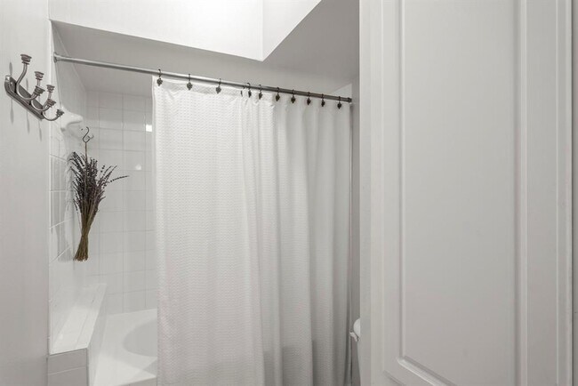 Building Photo - 7701 Rialto Blvd