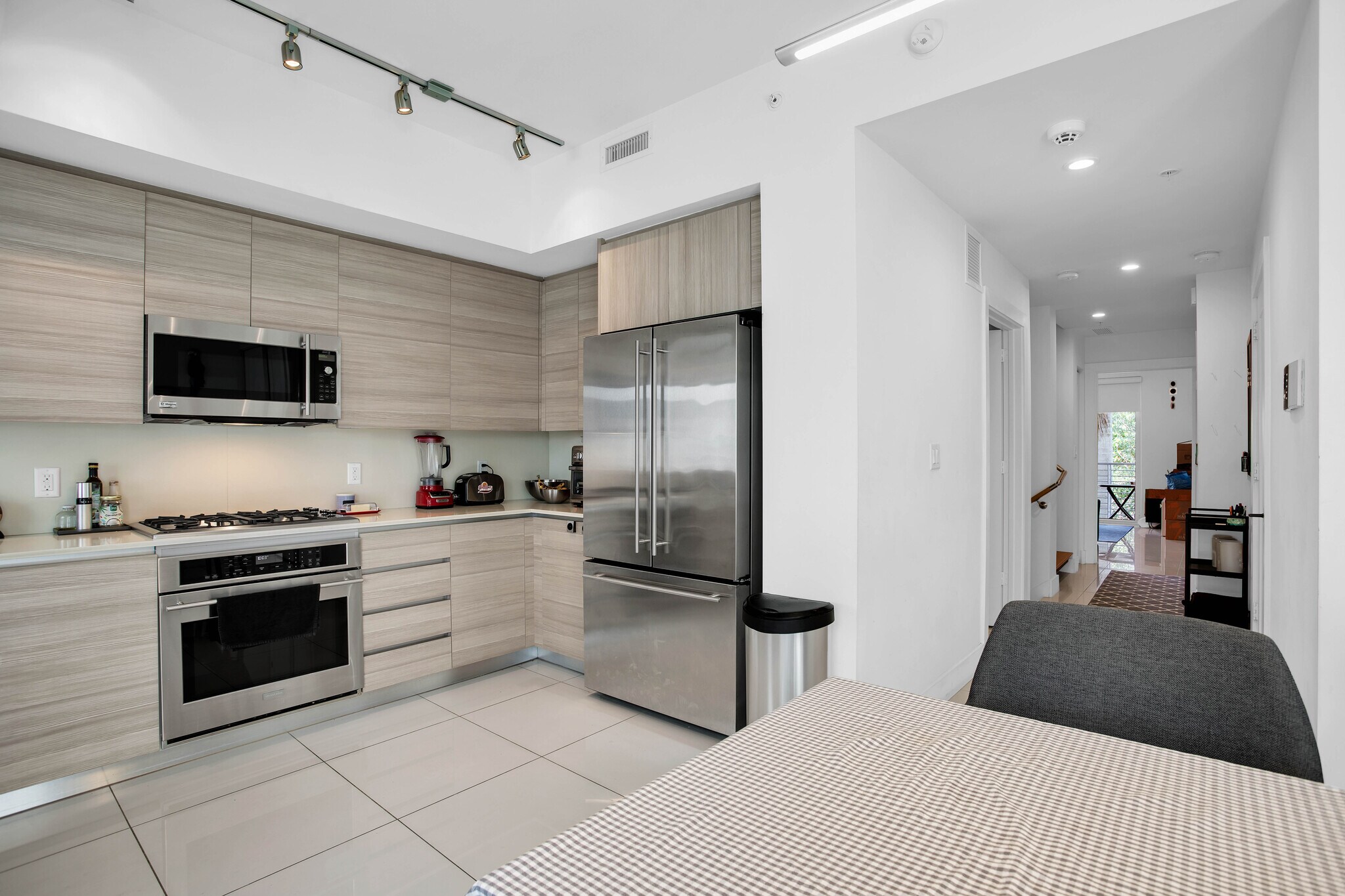 Building Photo - 87 N Shore Dr