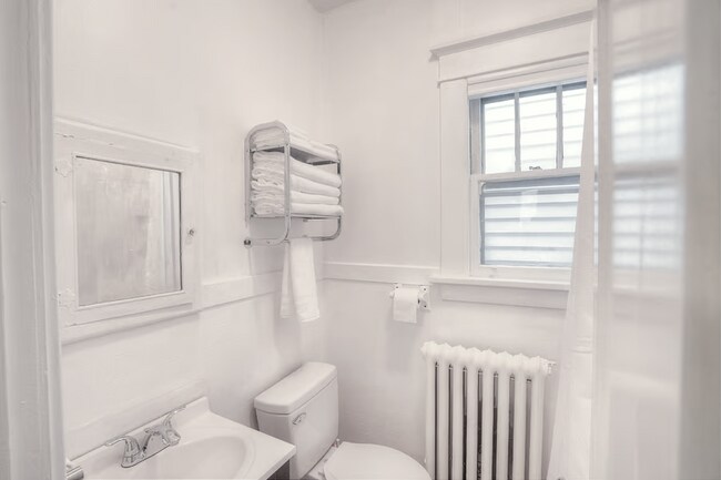 Building Photo - 21 Garden St