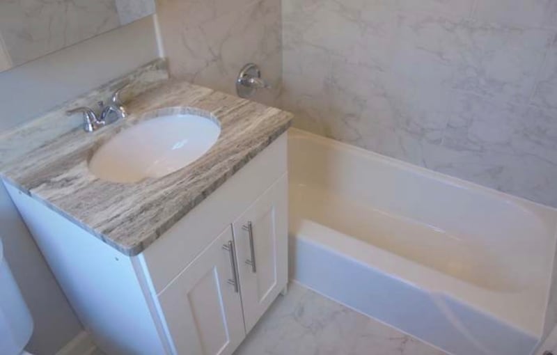 Building Photo - 7120 N Sheridan Rd