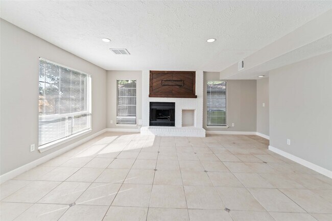 Building Photo - 703 Brookford Dr