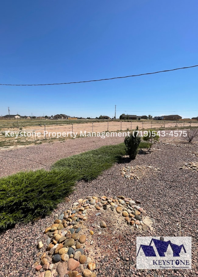 Building Photo - Horse Property with Corrals/Stables - Home...