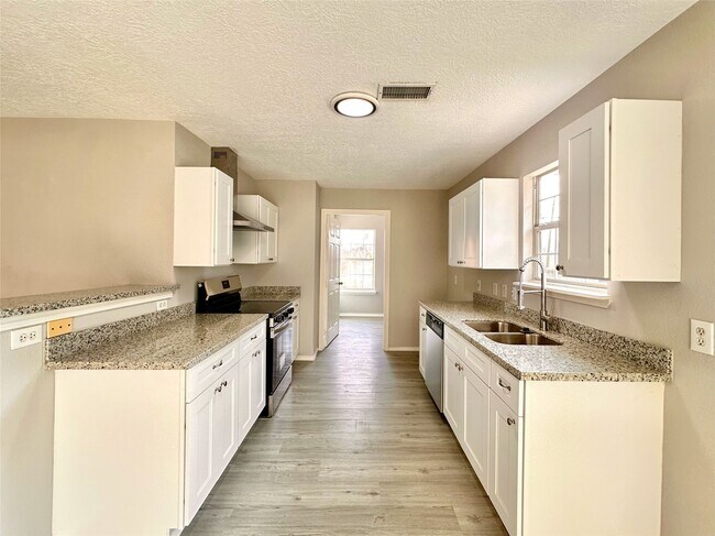 Building Photo - 15134 Alkay St