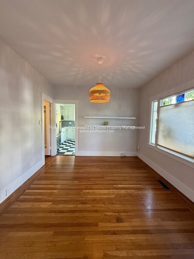 Building Photo - Charming 1920s Alameda East End  2BR+ / 1B...