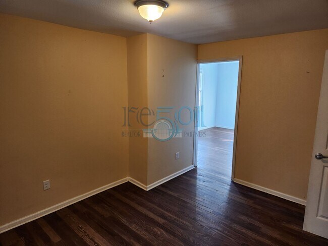 Building Photo - Great Family Home!  4BR 2 BA