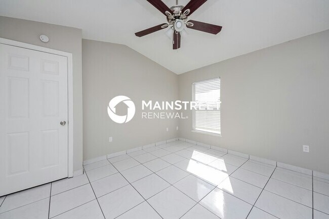 Building Photo - 3 Bedroom Pet-Friendly Home in Kissimmee, ...