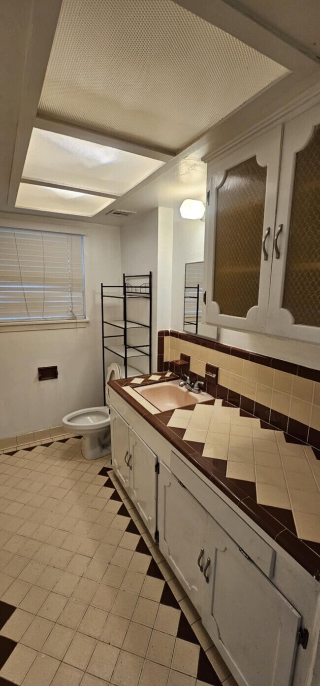 Building Photo - 9721 Foredale St