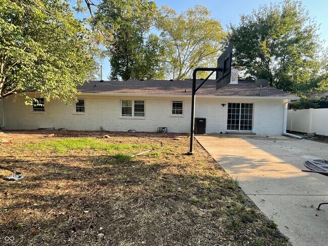 Building Photo - 1416 Miami Ct S