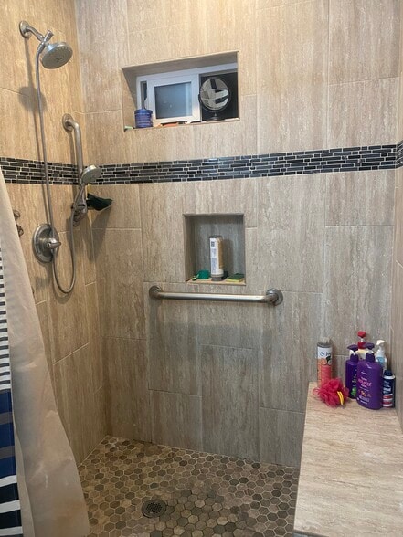 Building Photo - 18334 Lorne St