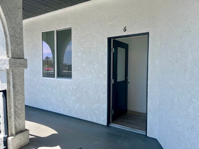 Building Photo - New 3 Bedrooms 2 Baths Apt. in Kensington