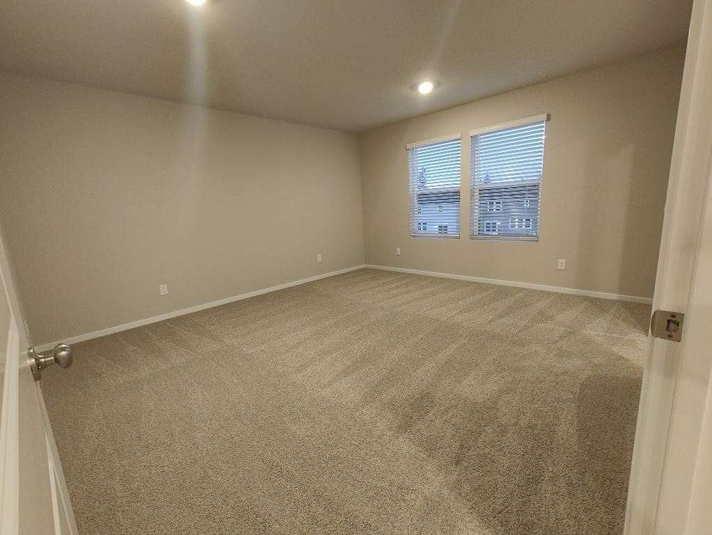 Building Photo - 1429 SW Pendleton Way