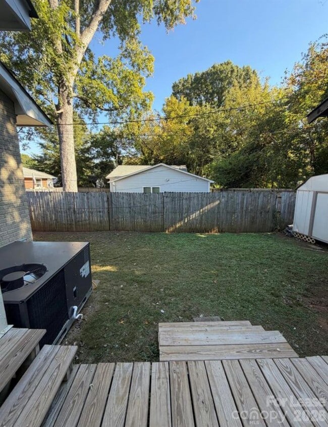 Building Photo - 4201 University Dr