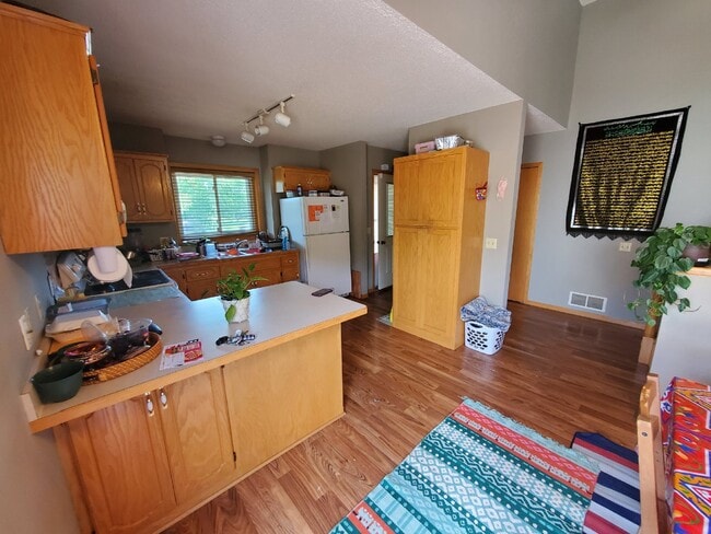 Building Photo - 3BR 2BA Single Family Home in Anoka