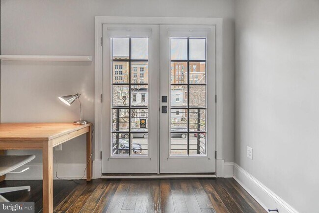 Building Photo - 1514 8th St NW