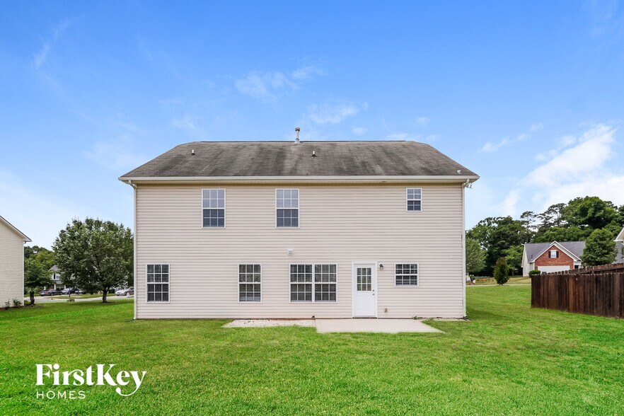 Building Photo - 2922 Blueberry Dr