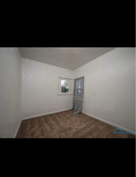 Building Photo - 228 Deigle Dr