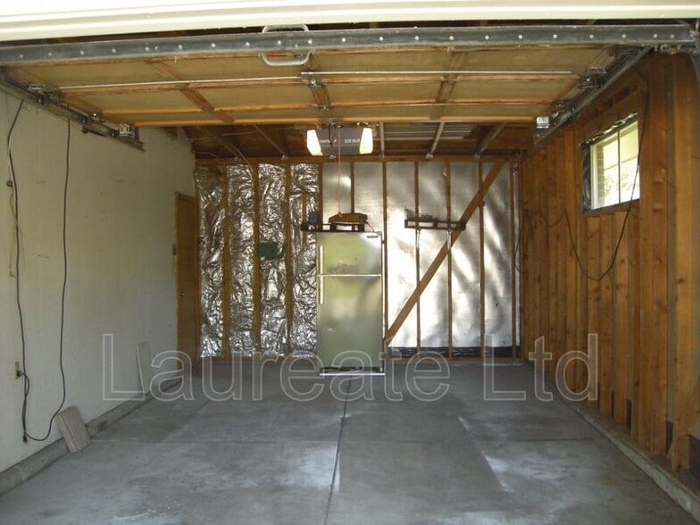 Building Photo - 3344 S Elmira Ct