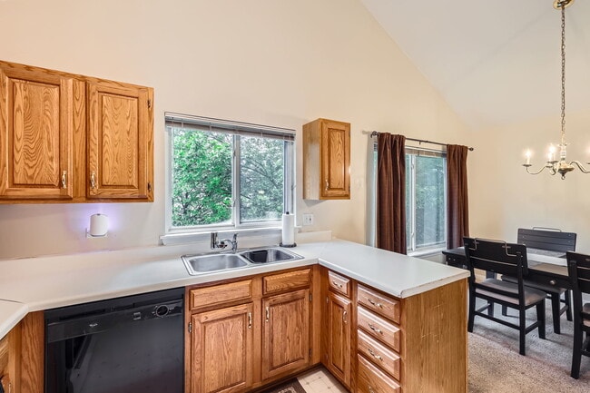 Building Photo - 1410 Leeward Ct