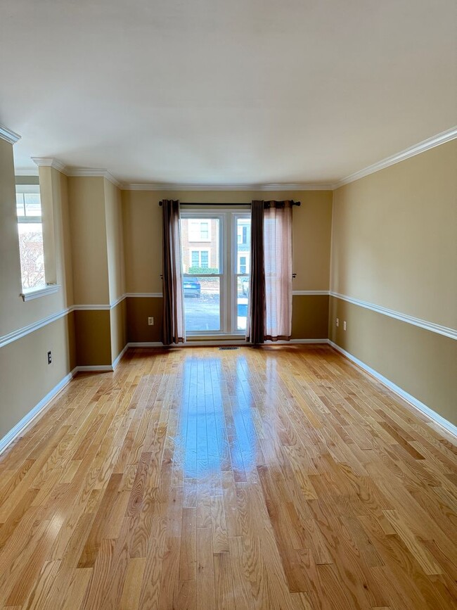 Building Photo - 4221 Devonwood Way