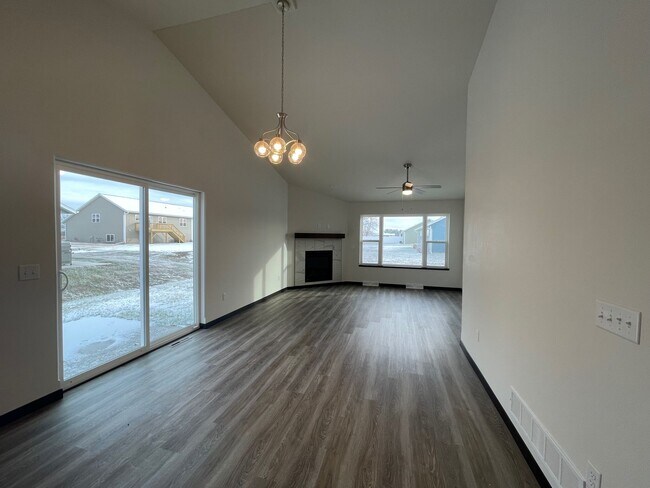 Building Photo - 995 Morning Star Ln