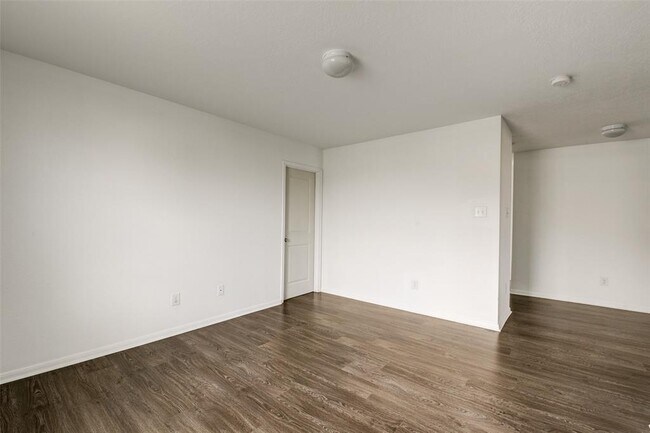 Building Photo - 834 Sweet Flower Dr