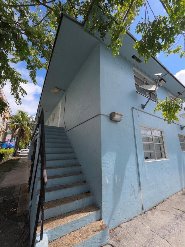 Building Photo - 1152 NW 6th St