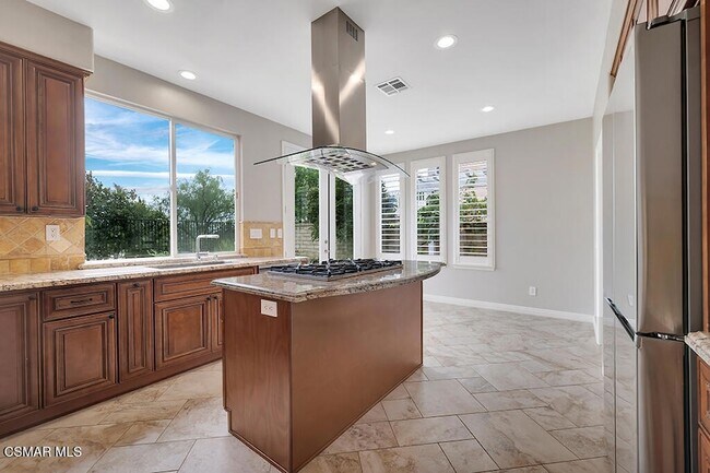 Building Photo - 6320 Ballantine Pl