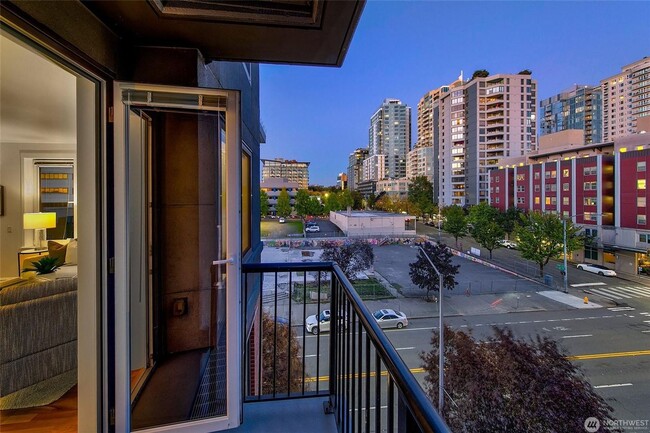 Building Photo - 2bd/2ba Seattle Condo