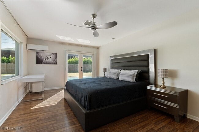 Building Photo - 714 105th Ave N