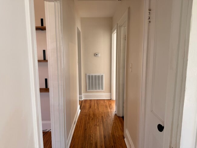 Building Photo - 822 Radford Pl