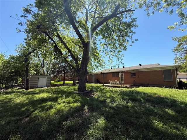 Building Photo - 1135 Park Center St