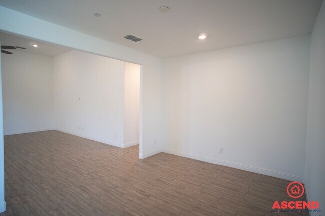 Building Photo - Newly Built Home with Solar in Gossamer Grove!