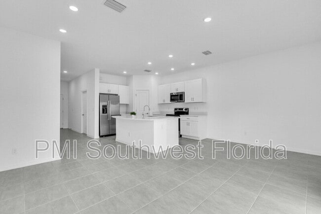 Building Photo - 3023 Novara Ln