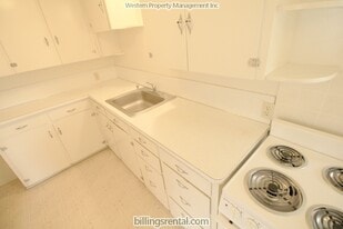 Building Photo - 711 Avenue B