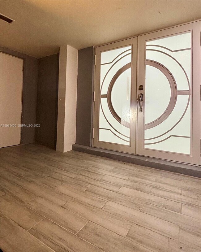 Building Photo - 8561 Claridge Dr