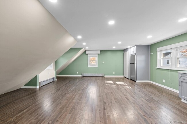 Building Photo - 205 E John St