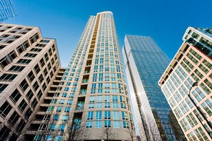 Building Photo - 345 N La Salle Dr