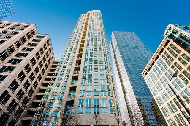 Building Photo - 345 N La Salle Dr