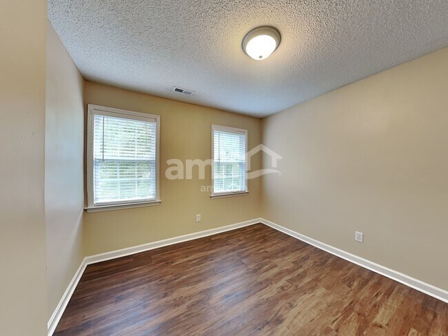 Building Photo - 506 Westminster Dr