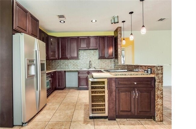 Building Photo - 6200 Ken Caryl Dr