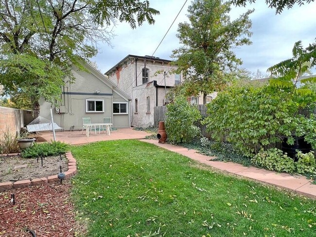 Building Photo - 1071 Lipan St