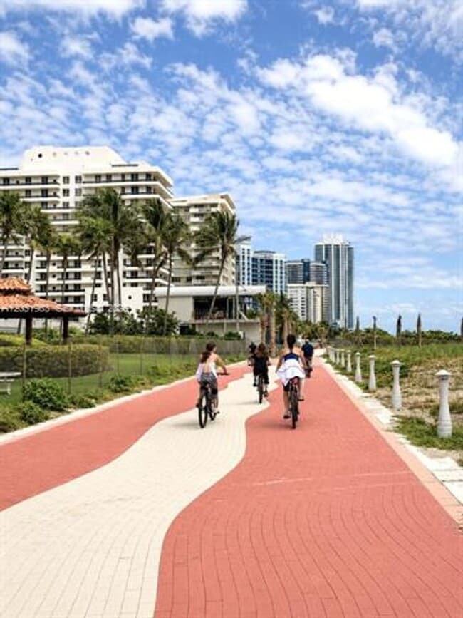 Building Photo - 5701 Collins Ave