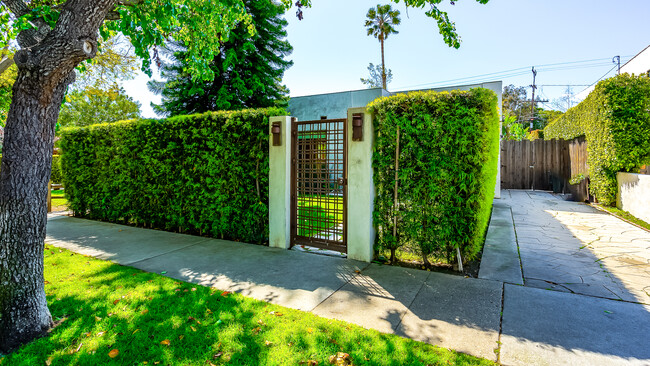 Street View Front - 917 N La Jolla Ave